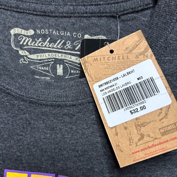 Mitchell and Ness L.A. Lakers Medium Shirt - Picture 5 of 5
